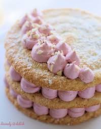 Almond Dacquoise With French Buttercream Nel 2020