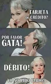 Y además te despreocupas del hecho de que en 2002 oscar de la renta hizo una colección de vestidos cerúleos. The Devil Wear Prada