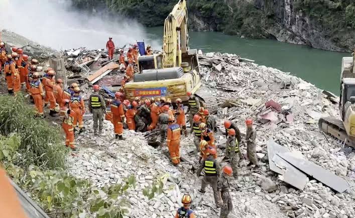 China Landslide Kills Eight, Leaves Dozens Missing as Rescue Teams Race Against Time