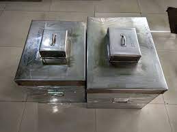 Demi meraih pendapatan dan meneruskan kelangsungan hidup, seorang warga emas dari tawau, sabah terpaksa berjalan kaki menjual aiskrim di sekitar beberapa. Tong Insulasi Aiskrim Tong Aiskrim Dan Freezing Plates Facebook