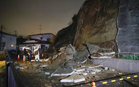 Dos placas se deslizan lateralmente una sobre otra. Terremoto De Magnitud 7 0 Golpea Japon Autoridades Activan Y Levantan Alerta De Tsunami Videos Aristegui Noticias