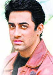 Faisal Khan's Instagram, Twitter & Facebook