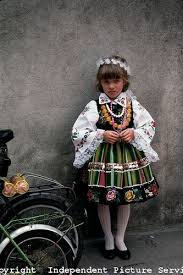 Jk000166 A Young Polish Girl Wearing A Well Known Type Of Traditional Costume From The City Of Lowicz Poland Traditional Outfits Costumes Around The World Traditional Dresses
