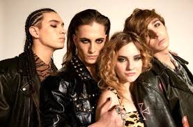 I maneskin nascno 5 anni fa, nel 2015, che nella musica di oggi sembra un'eternità. Alternative My Two Cents Over The Edge