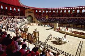 Le Puy-du-Fou au-dessus de la loi et du virus - L'Humanité