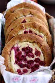 Easy Russian Vatrushka Recipe Delicious Fluffy And Healthy Farmer S Cheese Individual Sweet Buns Look Impressive Russian Recipes Vatrushka Recipe Sweet Buns
