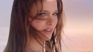 Ratherhunt louisiana member since feb 2021 61 posts. Natalie Portman Has Cold Feet In Dior S Newest Fragrance Ad The Hollywood Reporter