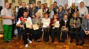 Hartmut Rauchholz siegt knapp