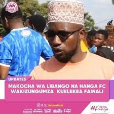 Makocha wa libango Fc na hanga Fc wakizungumza kuelekea mchezo wa fainali  ya Samia Cup Namtubo.