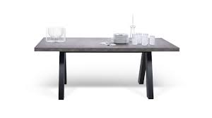 La table à manger ronde effet béton trouvera sa place dans votre salle à manger ou dans votre cuisine. Table A Manger Effet Beton Pietement Noir Collection Apex Temahome Homifab