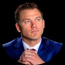 Cameron Cummings's Instagram, Twitter & Facebook