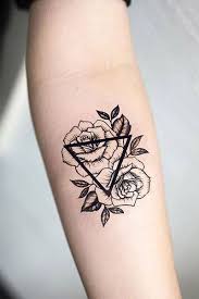 35 Beautiful Rose Tattoo Ideas For Women In 2020 Forearm Tattoo Design Arm Tats Geometric Tattoo