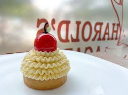 Petit Gateau Desserts Food Cupcakes