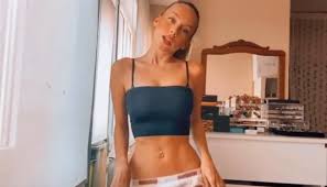 She is known for la caza. Elite Star Ester Exposito Dances To El Efecto In New Instagram Video Earns 2 5 Million Likes In 30 Minutes