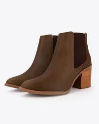 An easy slip on bootie that will get plenty of wardrobe mileage. Nisolo Women S Heeled Chelsea Boot Brown Ethically Made