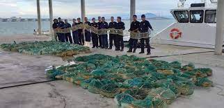 Kps pari p201 merupakan aset milik jabatan perikanan malaysia di mana kapal ini kini telah berlabuh di jeti jabatan perikanan. Penangkini Batuuban Polis Marin Jabatan Perikanan Pulau Pinang Rampas 211 Unit Bubu Naga