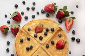 Пышные блины с творогом и вареньем