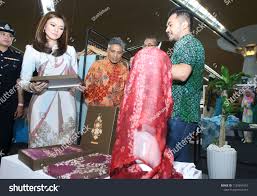 4 june 1971) is the queen consort of the 9th sultan of selangor, sultan sharafuddin idris shah, making her the current tengku permaisuri of selangor. Sepang Malaysia Tengku Permaisuri Selangor Tengku Permaisuri Norashikin Abdul Rahman Attende Job Resume Template Royalty Free Stock Photos Opening Ceremony