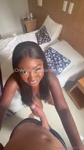 Isa Bombom, una mujer hermosa, jodidamente oral sabrosa en una gran polla  en una succión - Videos Xxx | PornoPerso.com