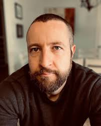 Today I celebrate the death of my 32-year-old self and embrace the all-new  33 year-old me. I'm not going bald I just got a short haircut in case  you're wondering. . #birthdayselfie #