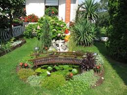 Simple Home Garden Ideas Small Simple Home Garden Ideas 42 Hostelgardennet In 2020 Flower Garden Design Small Garden Design Small Backyard Gardens