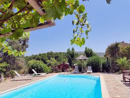 Några av de populäraste bekvämligheterna som erbjuds är kostnadsfritt wifi, pool och fri parkering. Chambre D Hotes Aghitella Chambre Porto Vecchio Extreme Sud Corse