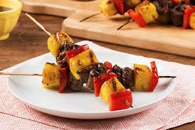 Marinate These Steak Skewers In Steak Sauce Soy Sauce Garlic And Ginger These Teriyaki Steak Skewers Are Threade Teriyaki Steak Steak Skewers Skewer Recipes