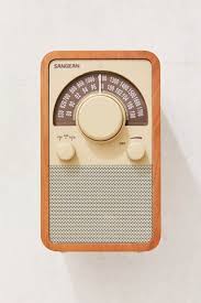Pin By Jeri Engstrom On Radio In 2020 Retro Radio Wooden