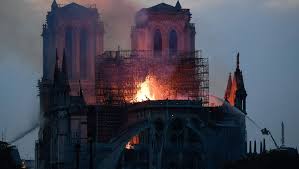 Cherchez dans les centuries de nostradamus vous y découvrirez sûrement les causes de l'incendies ! Theories Du Complot Et Fakenews Apres L Incendie De Notre Dame De Paris Ladepeche Fr