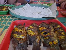 Rumah makan cikawao bisa dibilang menjadi salah satu rumah makan khas sunda terbaik di bandung yang sudah legendaris dan terkenal di kalangan warga bandung. Ingin Makan Liwet Dan Ikan Bakar Yang Enak Ini Lokasinya