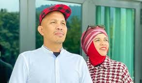 Dua pilot dan dua isteri pilot dalam satu rumah laksa. Bapa Atta Halilintar Berdepan Dakwaan Bekas Isteri Kedua Sensasi Selebriti