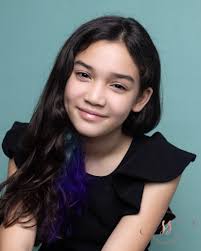 New headshots for Isabella. That first one is my fav! That dimple!  #sarahsorianophotography #PortraitStudio #VirginiaBeach #headshot