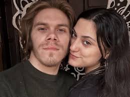 Year 9 of the double Gemini sign, it's been divine-here's to more time  calling you mine! Love you and @_jujuno_ so so so so so much  @laurabartolotti !! Happy 9 ❤️