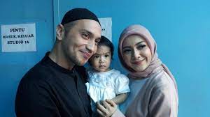 Menurut richa, memang sudah waktunya gary meninggalkan cerita kelam dalam hidupnya. Gary Iskak Dan Istri Kompak Urus Anak Tanpa Jasa Pengasuh Kumparan Com