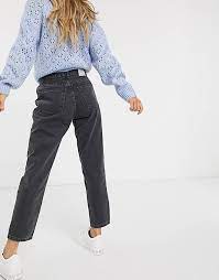 Applying lotion to her legs arouses him. Pull Bear Mom Jeans In Dunkelgrau Asos
