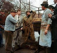 Slavnosti sněženek je český barevný film natočený v roce 1983 režisérem jiřím menzelem podle stejnojmenné knihy bohumila hrabala, který ve filmu i sám hraje malou epizodní roli. Slavnosti Snezenek 1983 Csfd Cz