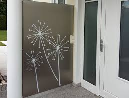 Der Perfekte Design Sichtschutz Fur Den Garten Langlebig Und Pflegeleicht Grosse Materialauswahl Individualisierbar Sichtschutz Metall Design Cortenstahl