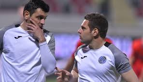 Reacții + analiza lui ilie dumitrescu și radu paraschivescu. Rrpsbmjib0kg M