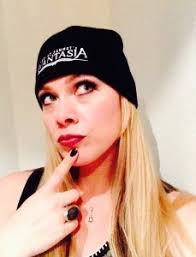 Amanda Somerville le dice Adiós a Avantasia