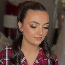 Fulllll but still soft bridemaid glam 🥰