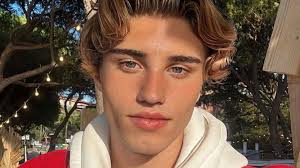 Ex-DSDS-Kandidat Valentin Mehinagic erfolgreich auf OnlyFans | Promiflash