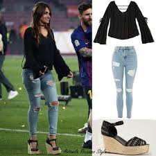 Welcome to antonela roccuzzo style. Antonela Roccuzzo Style At The Last La Liga Match Of The Season Between Fc