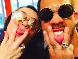 Pour moi ce n'est pas un ami, ce n'est pas un ex. Photo On N En A Rien A Foutre Joeystarr Et Son Ex Beatrice Dalle Font Un Clin D Oeil A Leurs Detracteurs Pureactu Com
