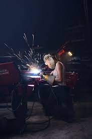 Pin By A Fi On Welding Woman Welding Women Girl Mechanics Mechanics Photography