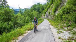Wer lieber flussabwärts radelt und der ybbs richtung donau folgt, nimmt am besten die ausfahrt amstetten ost auf der a1 und folgt dann der l89 bis purgstall an der erlauf. Ybbstal Radweg Auf Den Spuren Der Ybbstalbahn Oamtc Youtube