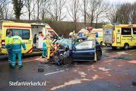 Op deze pagina vind je het meest opmerkelijke nieuws uit beverwijk. Dode En Zwaar Gewonden Bij Ongeval Ijsselallee Zwolle Nieuws Stefan Verkerk Fotografie Webdesign