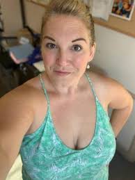 Hi l'm Lisa. I'm a single mom of a daughter looking for a good supportive  man I guess I can't find that