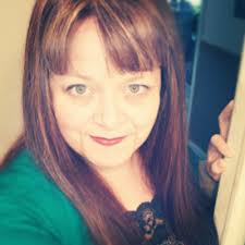 Isabelle Evans (@thelovely_loner)