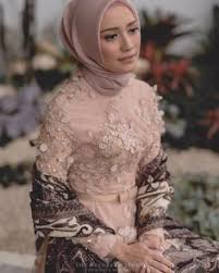 Top 65 model baju gamis brokat di, update! 520 Inspirasi Kebaya Vani Ideas Kebaya Kebaya Lace Batik Kebaya