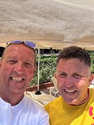 Anyone recognise this legend ( in yellow ) 🤣